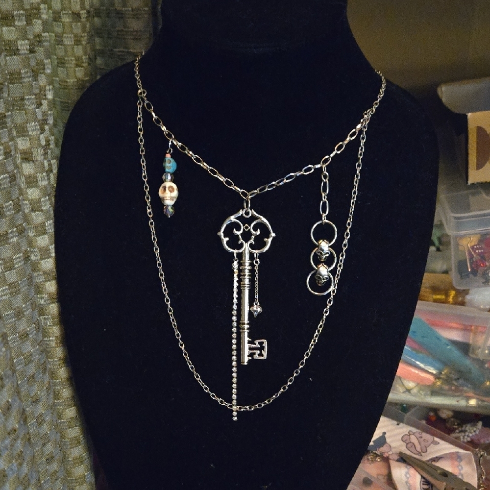 Chic Silver Key Charm Necklace